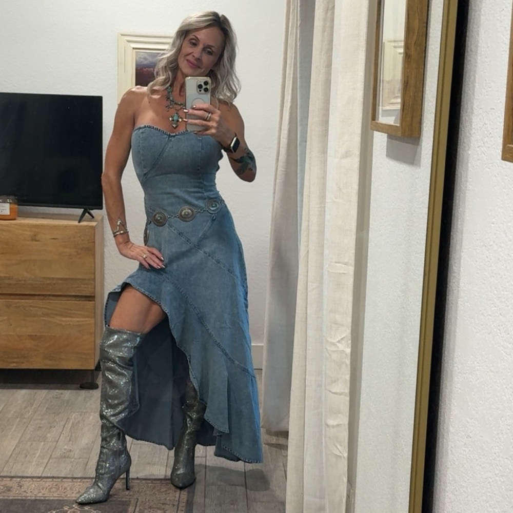 Meet your Posher, Denise